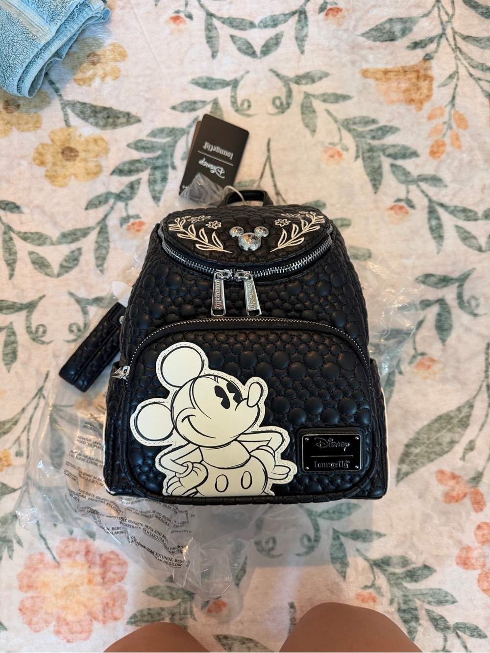 Loungefly Disney Mickey Mouse Floral Sketch Quilted Mini Backpack black leather - Picture 2 of 5